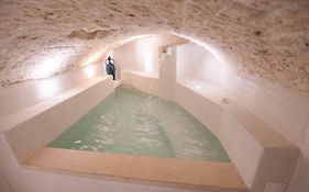 Suite Oronzo - Jacuzzi&Spa By PREGIO VILLAS FROM JULY 2025